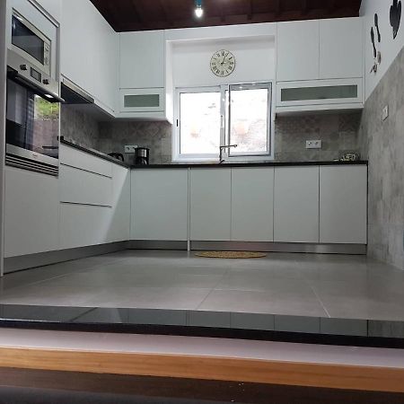 Join Our Relaxed House Near The Beach - Mosteiros Exterior photo