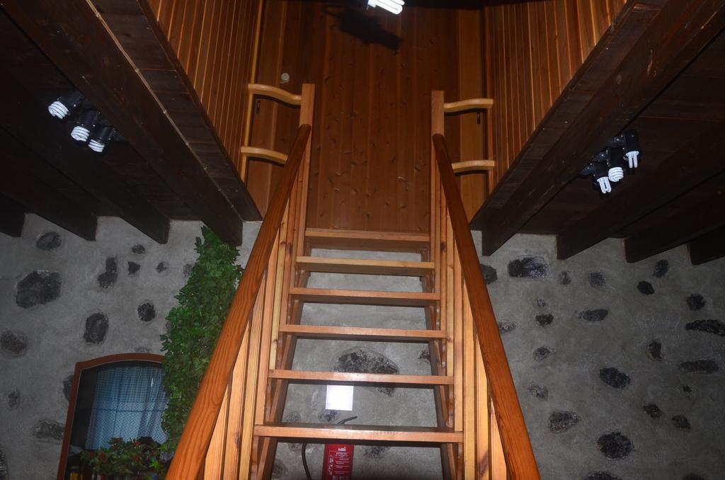 Join Our Relaxed House Near The Beach - Mosteiros Mosteiros  Exterior photo