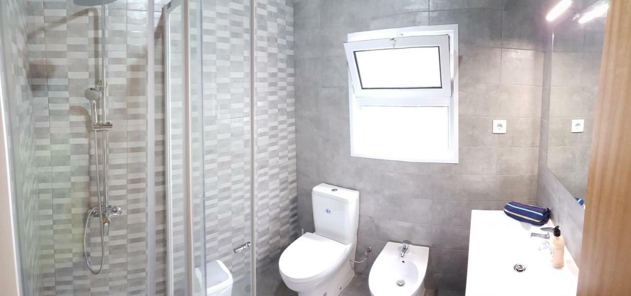 Join Our Relaxed House Near The Beach - Mosteiros Exterior photo